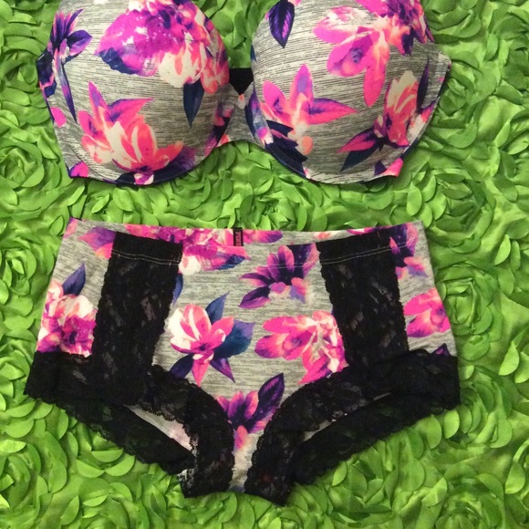 PINK Everywhere Push Up Bra & Boyshort - Picture 4 of 4